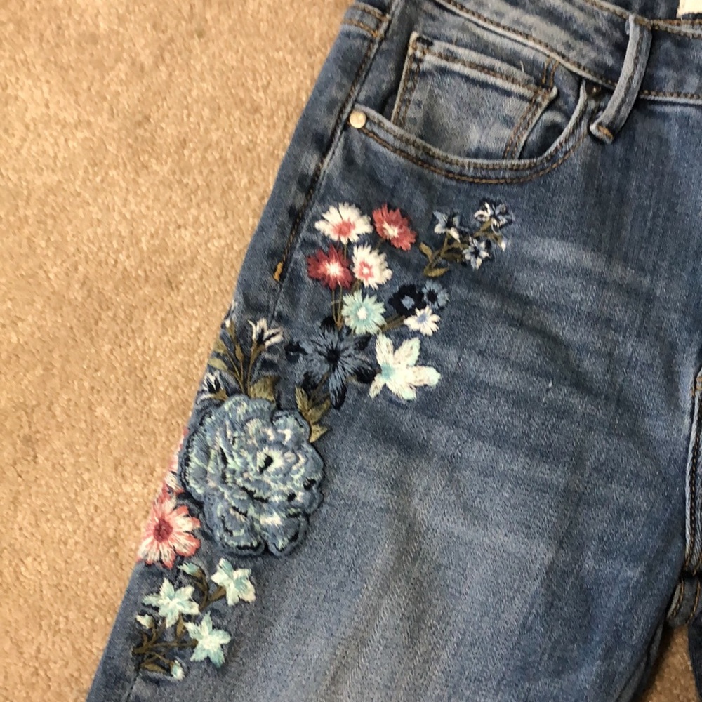 Driftwood Kelly Bootcut Mid-Rise Blue Jeans with Floral Embroiderery Size 25 - Picture 6 of 12